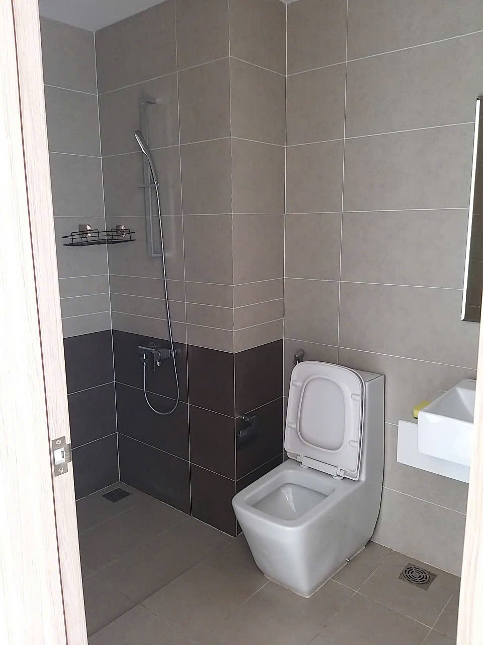 Văn Phòng 100m2 Cần Cho Thuê The Sun Avenue Giá 25 Triệu