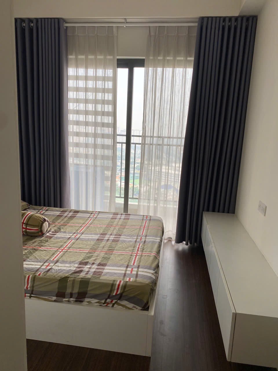 Cho Thuê căn hộ 3 Phòng ngủ -2 WC The Sun Avenue Giá 21 Triệu Diện Tích 90m2