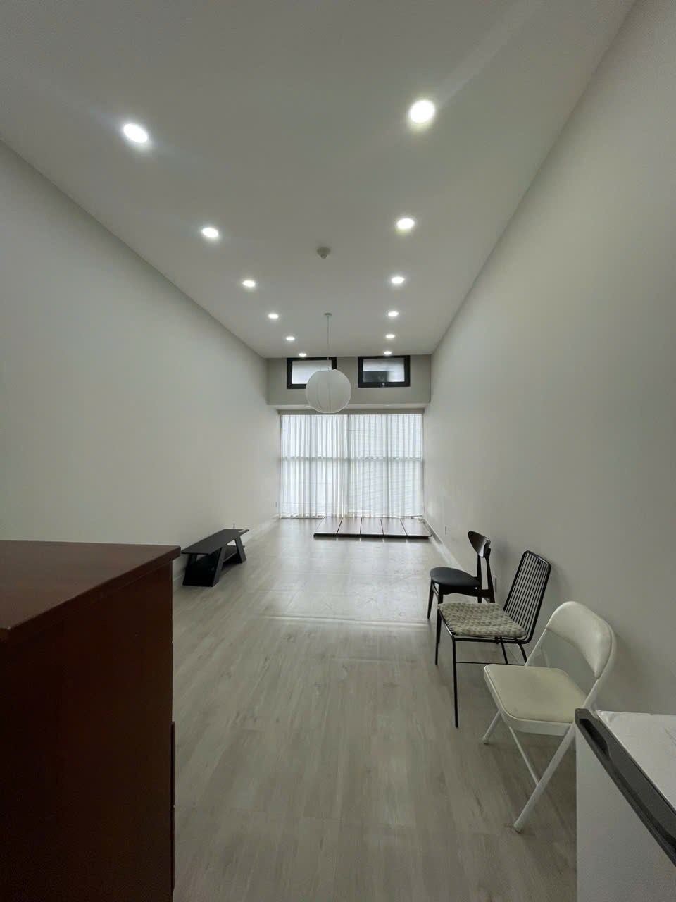 Cho Thuê Officetel The Sun Avenue 9,5 Triệu 35m2 Layout Vuông Vức View Đẹp