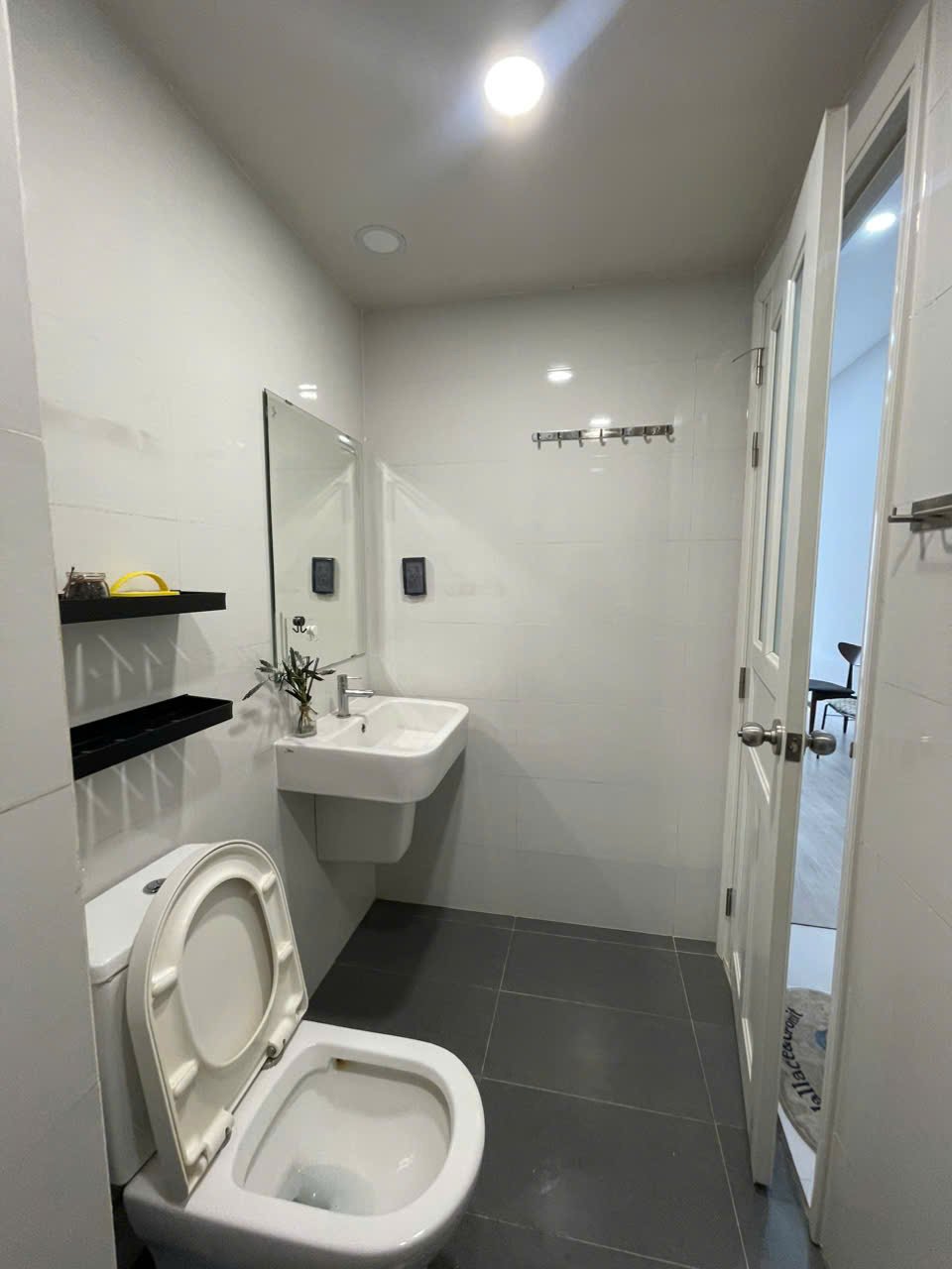 Cho Thuê Officetel The Sun Avenue 9,5 Triệu 35m2 Layout Vuông Vức View Đẹp