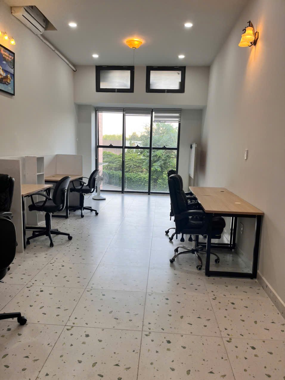 Văn Phòng 44m2 Cần Cho Thuê The Sun Avenue, Q2