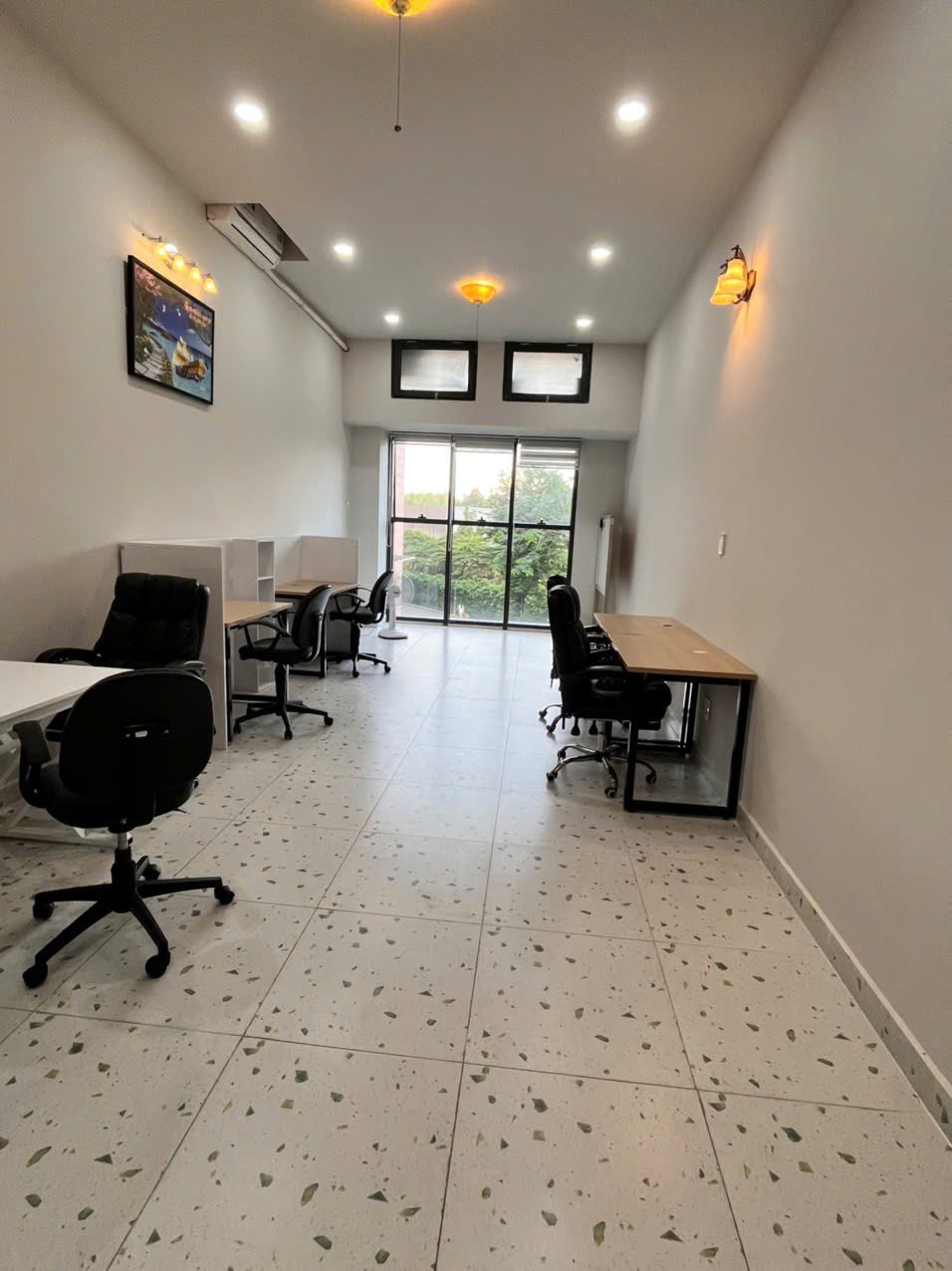 Văn Phòng 44m2 Cần Cho Thuê The Sun Avenue, Q2