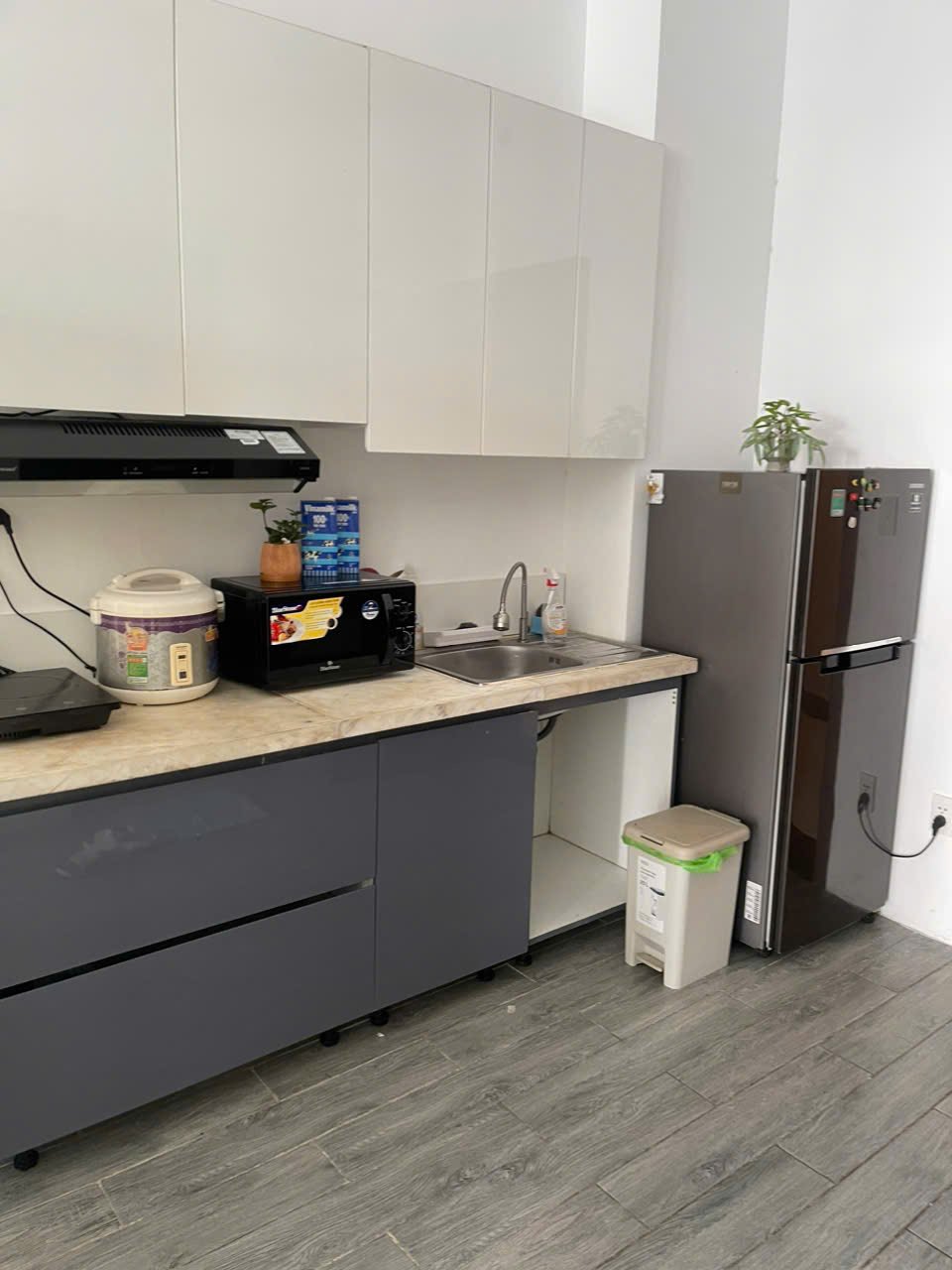 Studio Có Sẵn Nội Thất Cho Thuê The Sun Avenue Giá 9,5 Triệu