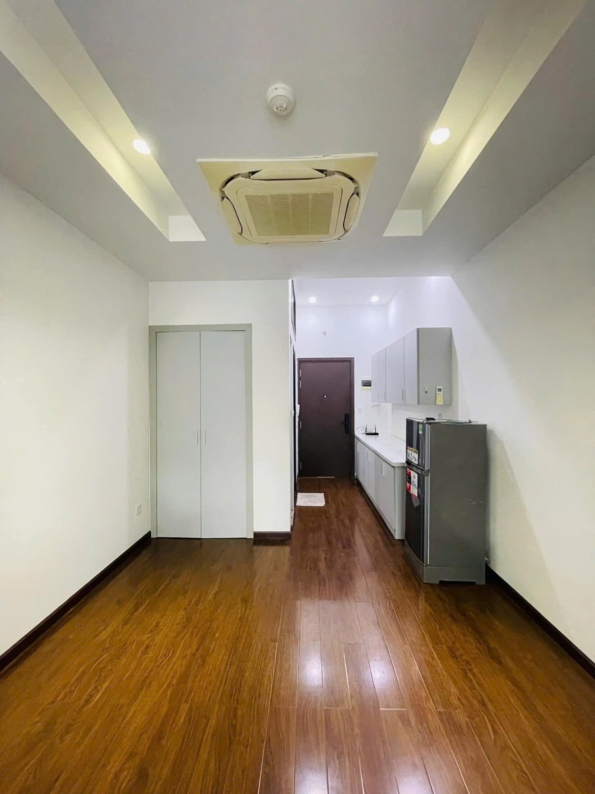 Cho Thuê Văn Phòng The Sun Avenue Có Sẵn Ít Nội Thất