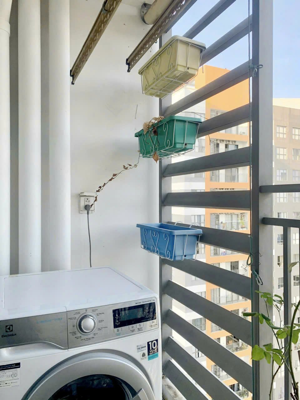 Căn 2 Phòng Ngủ Sẵn Nội Thất Cho Thuê Tại The Sun Avenue, Q2