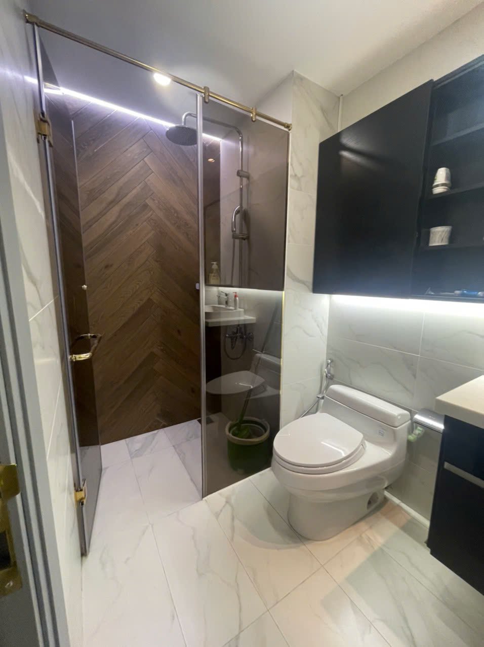 Căn hộ 2 Phòng ngủ diện tích lớn nhất The Sun Avenue 105m2 cần cho thuê