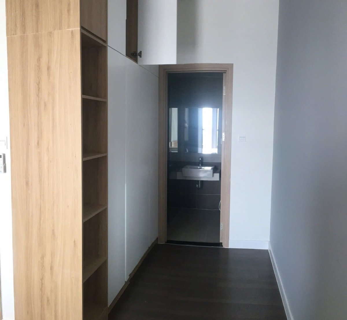 Căn 2 Phòng Ngủ View Land Mark 81 Cho Thuê Tại The Sun Avenue, Q2