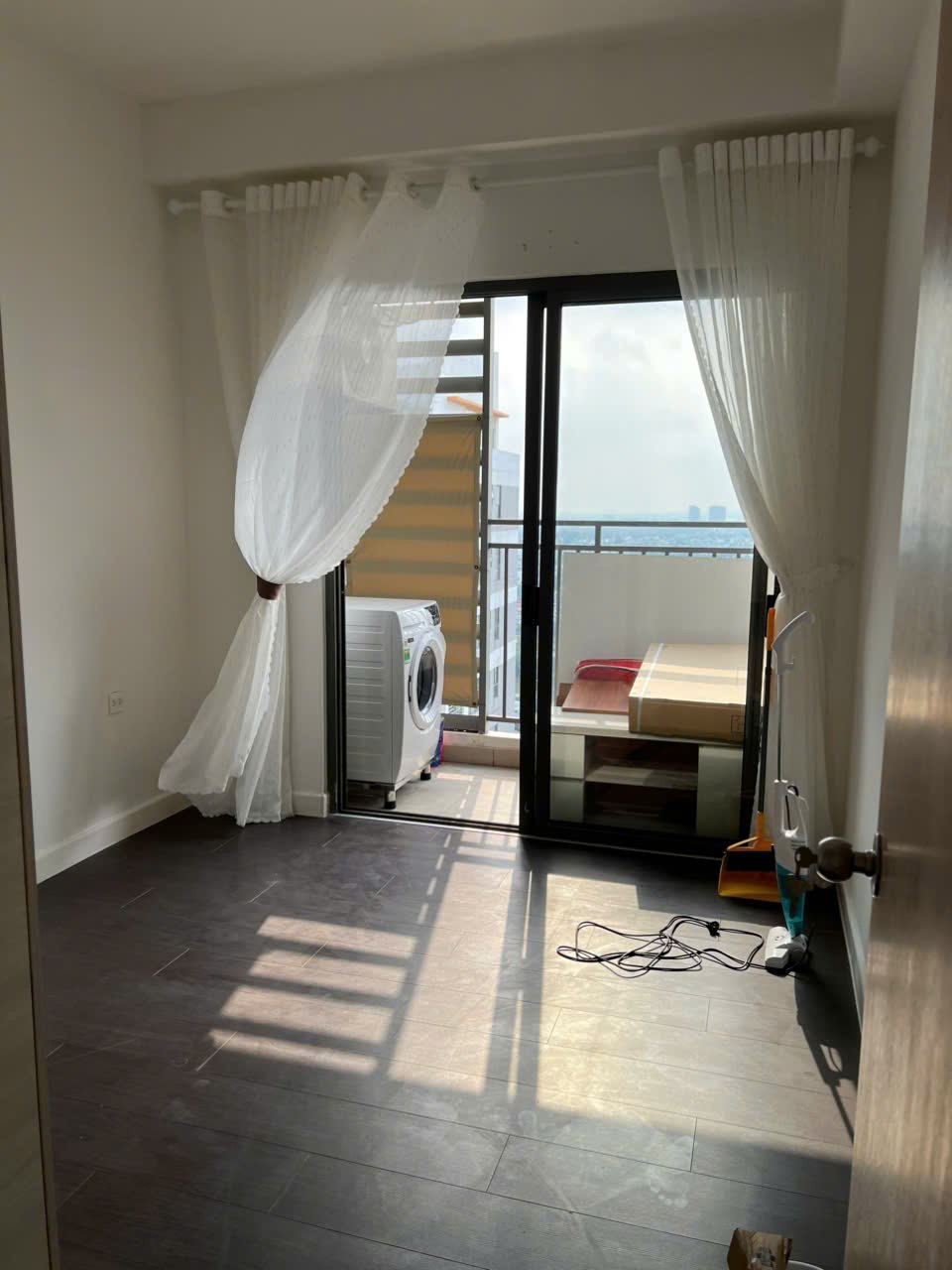 Cho Thuê 3 Phòng Ngủ Chung Cư The Sun Avenue Giá 21 Triệu