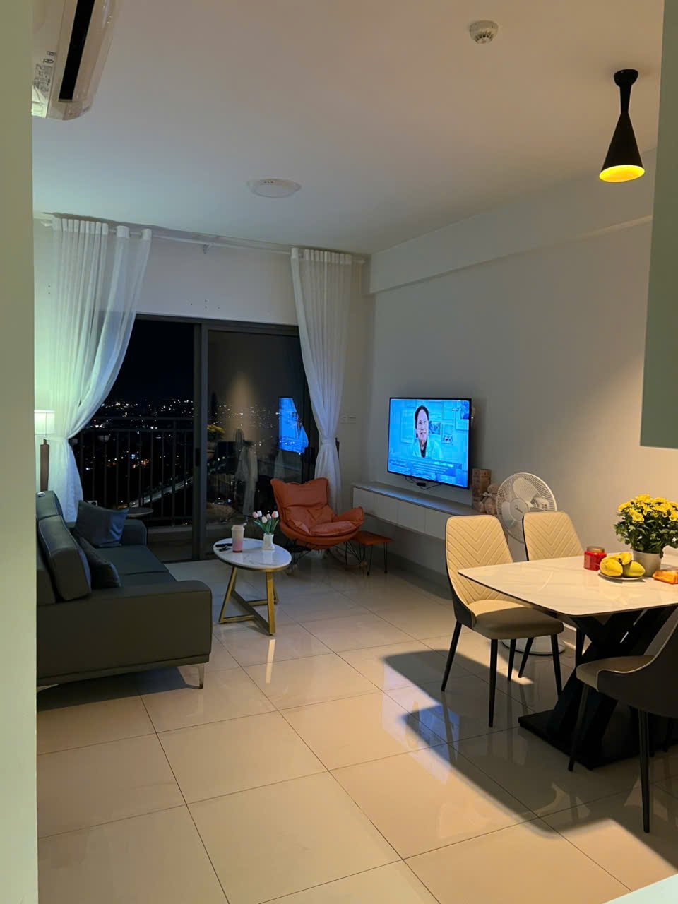 Cho Thuê 3 Phòng Ngủ Chung Cư The Sun Avenue Giá 21 Triệu