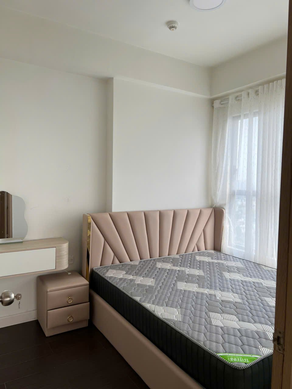 Cho Thuê 3 Phòng Ngủ Chung Cư The Sun Avenue Giá 21 Triệu