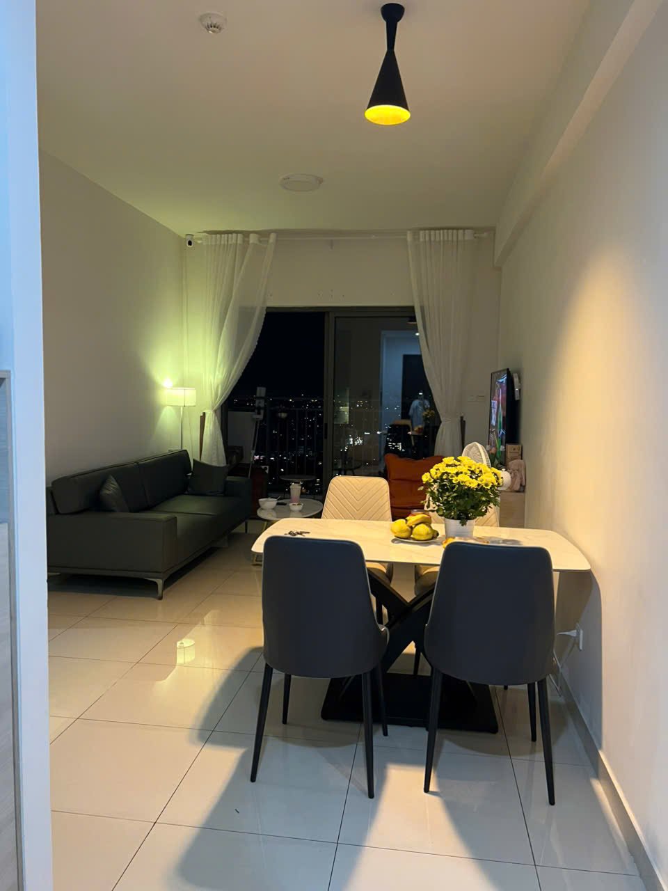 Cho Thuê 3 Phòng Ngủ Chung Cư The Sun Avenue Giá 21 Triệu