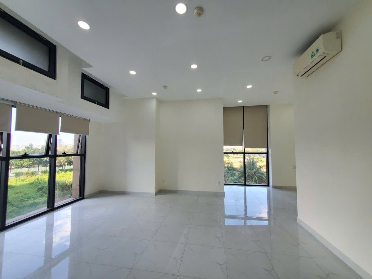 Văn Phòng Diện Tích Lớn 55m2 Bán 3,5 Tỷ - The Sun Avenue