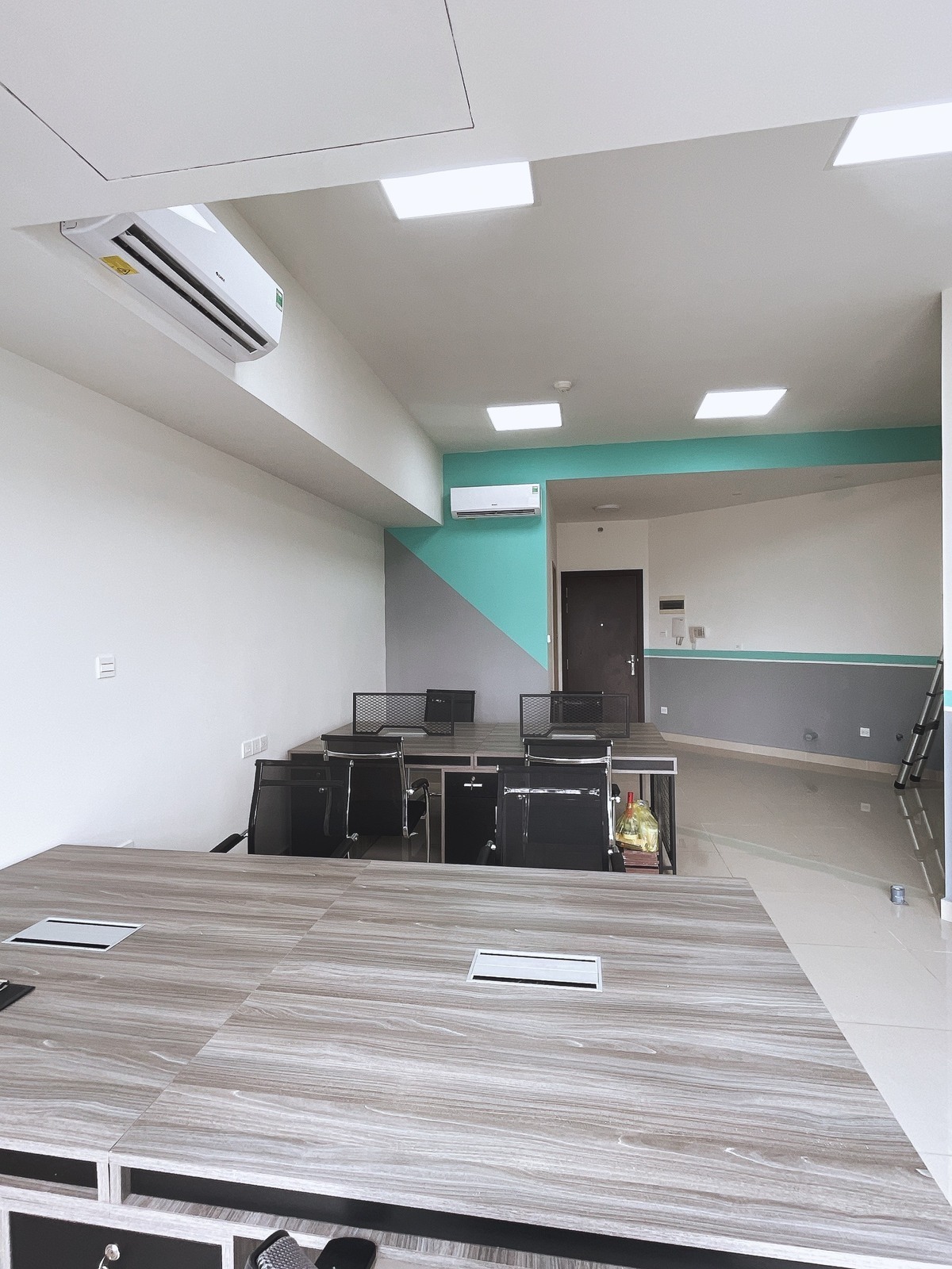 Văn Phòng Có Nội Thất Cần Cho Thuê The Sun Avenue