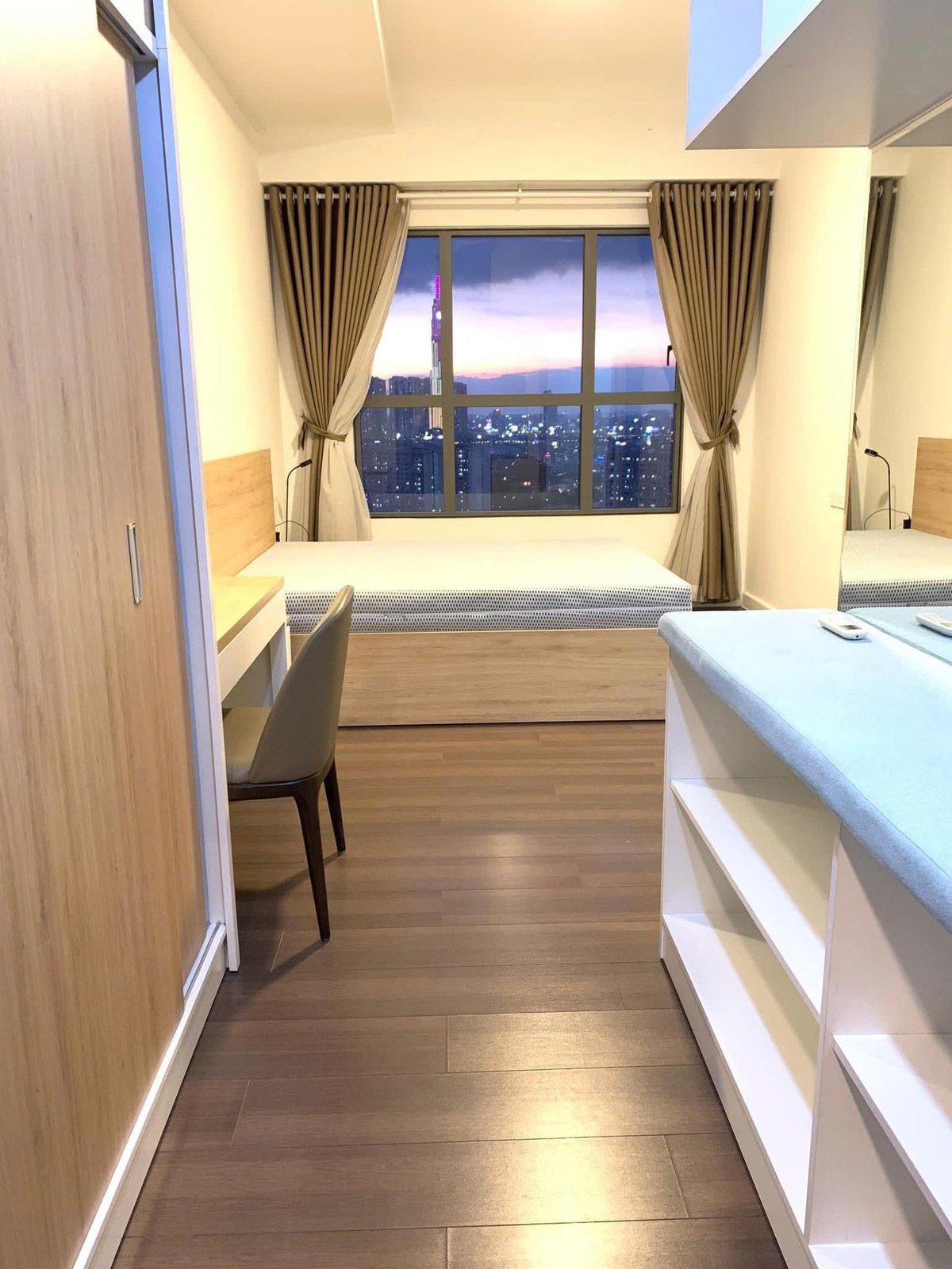 Căn Hộ 2 Phòng Ngủ Cho Thuê The Sun Avenue