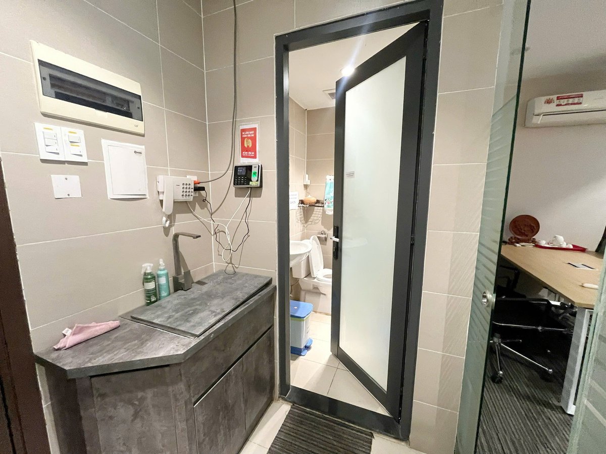 Officetel The Sun Avenue Cho Thuê - Thiết Kế Có Sẵn Ít Bàn Ghế