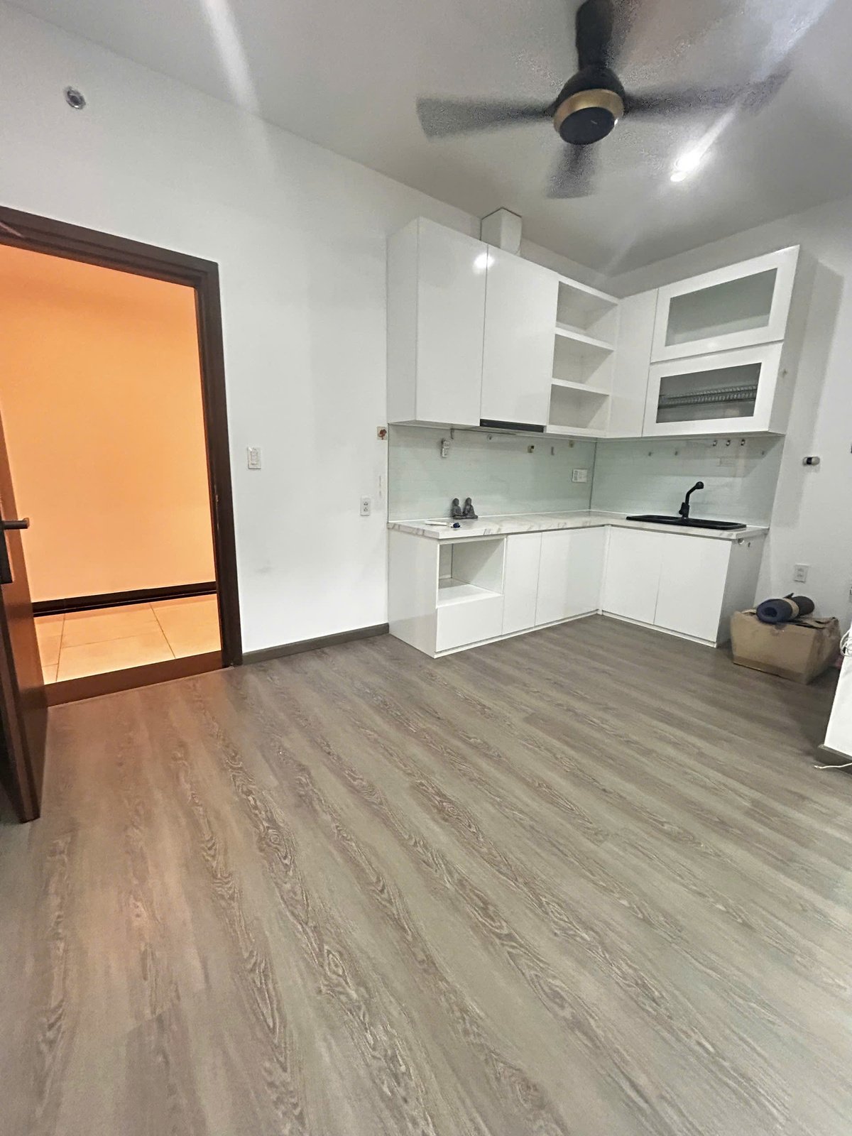 Văn Phòng The Sun Avenue Cho Thuê Nội Thất Cơ Bản GIá Chỉ 10tr/tháng Diện Tích 40m2