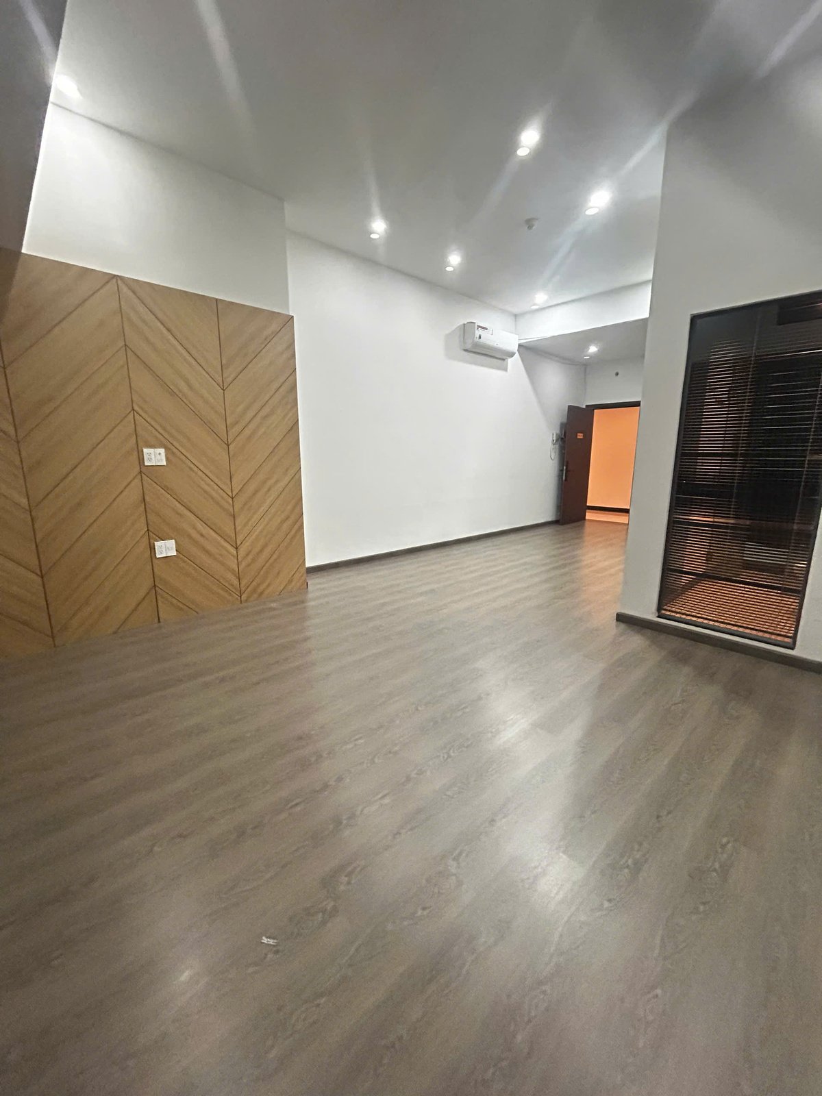 Văn Phòng The Sun Avenue Cho Thuê Nội Thất Cơ Bản GIá Chỉ 10tr/tháng Diện Tích 40m2