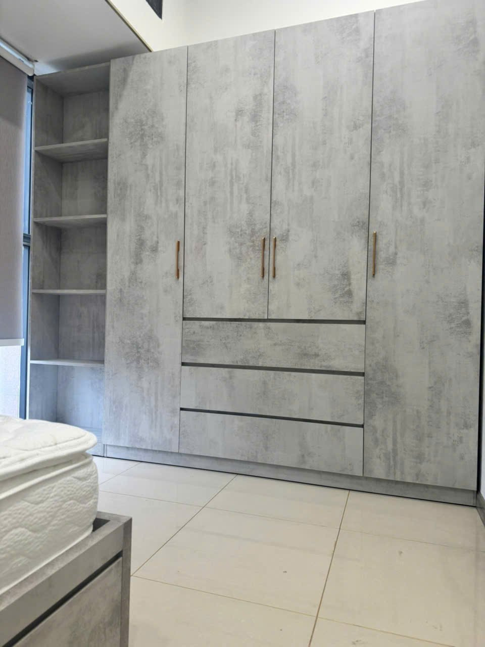 Cho Thuê Căn Hộ Studio The Sun Avenue 40m2 Giá 13.5 Triệu Nội Thất Đầy Đủ