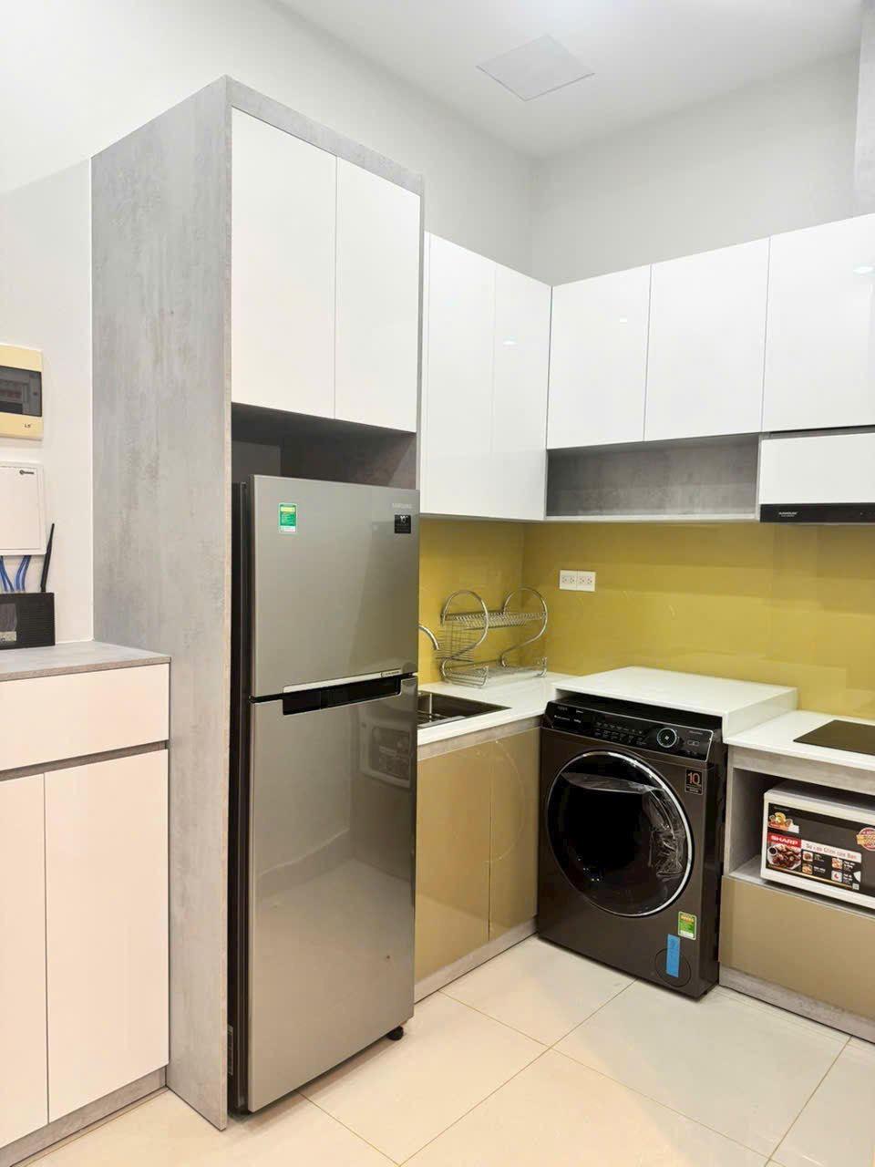 Cho Thuê Căn Hộ Studio The Sun Avenue 40m2 Giá 13.5 Triệu Nội Thất Đầy Đủ