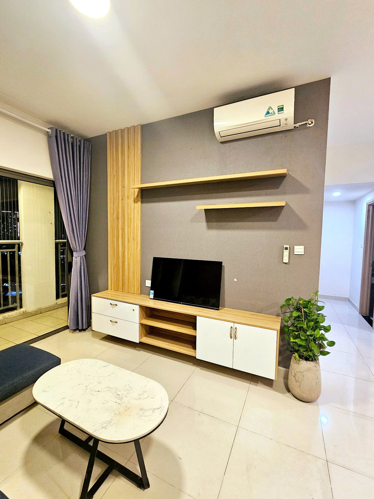 Căn Hộ 2 Phòng Ngủ Có Nội Thất View Sông Cần Bán - The Sun Avenue