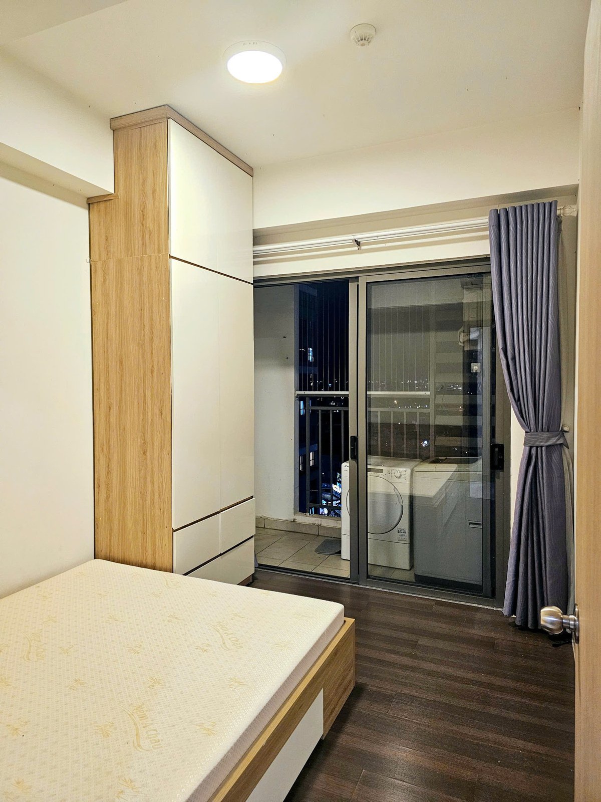 Căn Hộ 2 Phòng Ngủ Có Nội Thất View Sông Cần Bán - The Sun Avenue