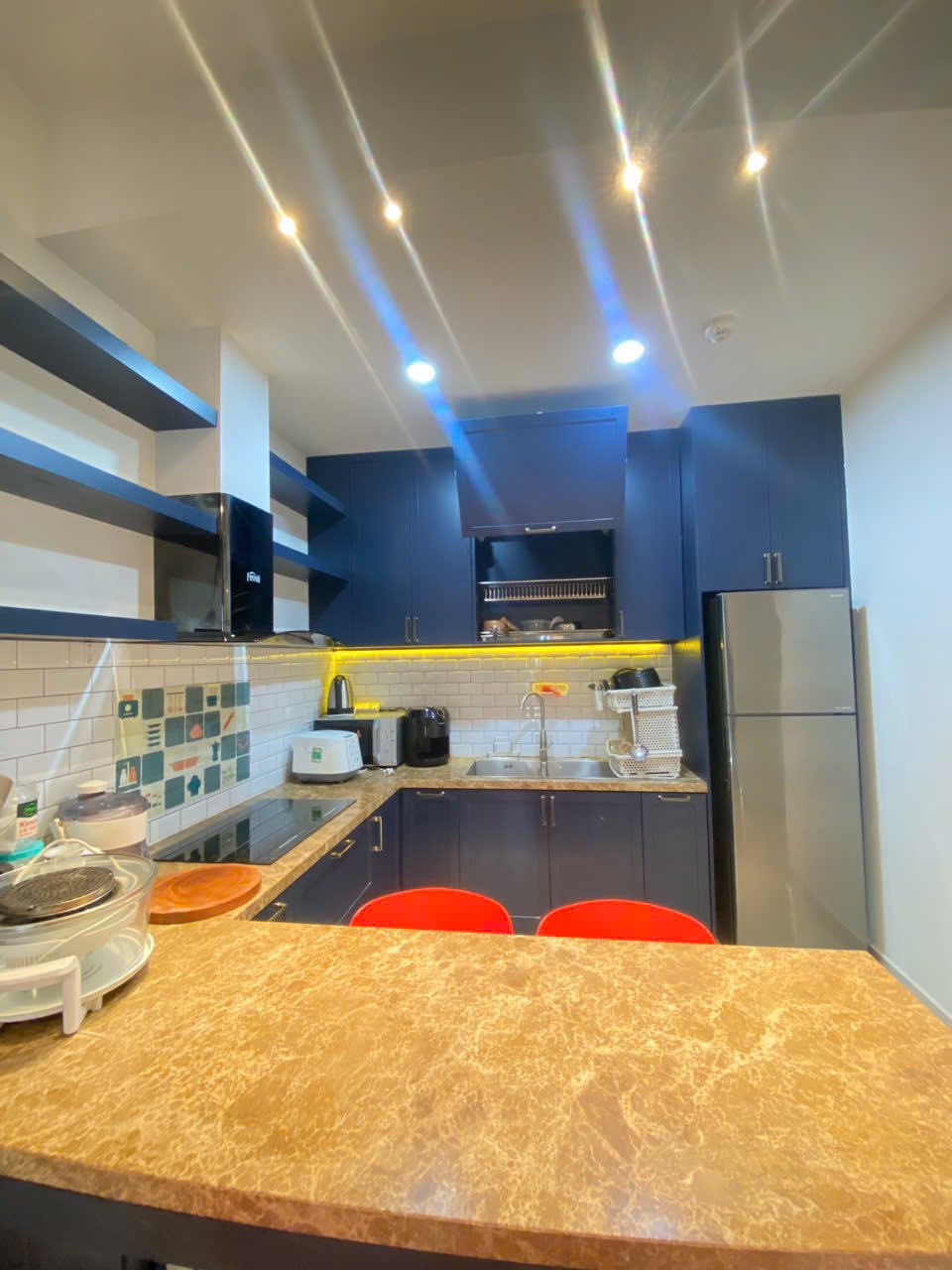 Căn Hộ 2 Phòng Ngủ Có Nội Thất Cần Cho Thuê 16TR - The Sun Avenue