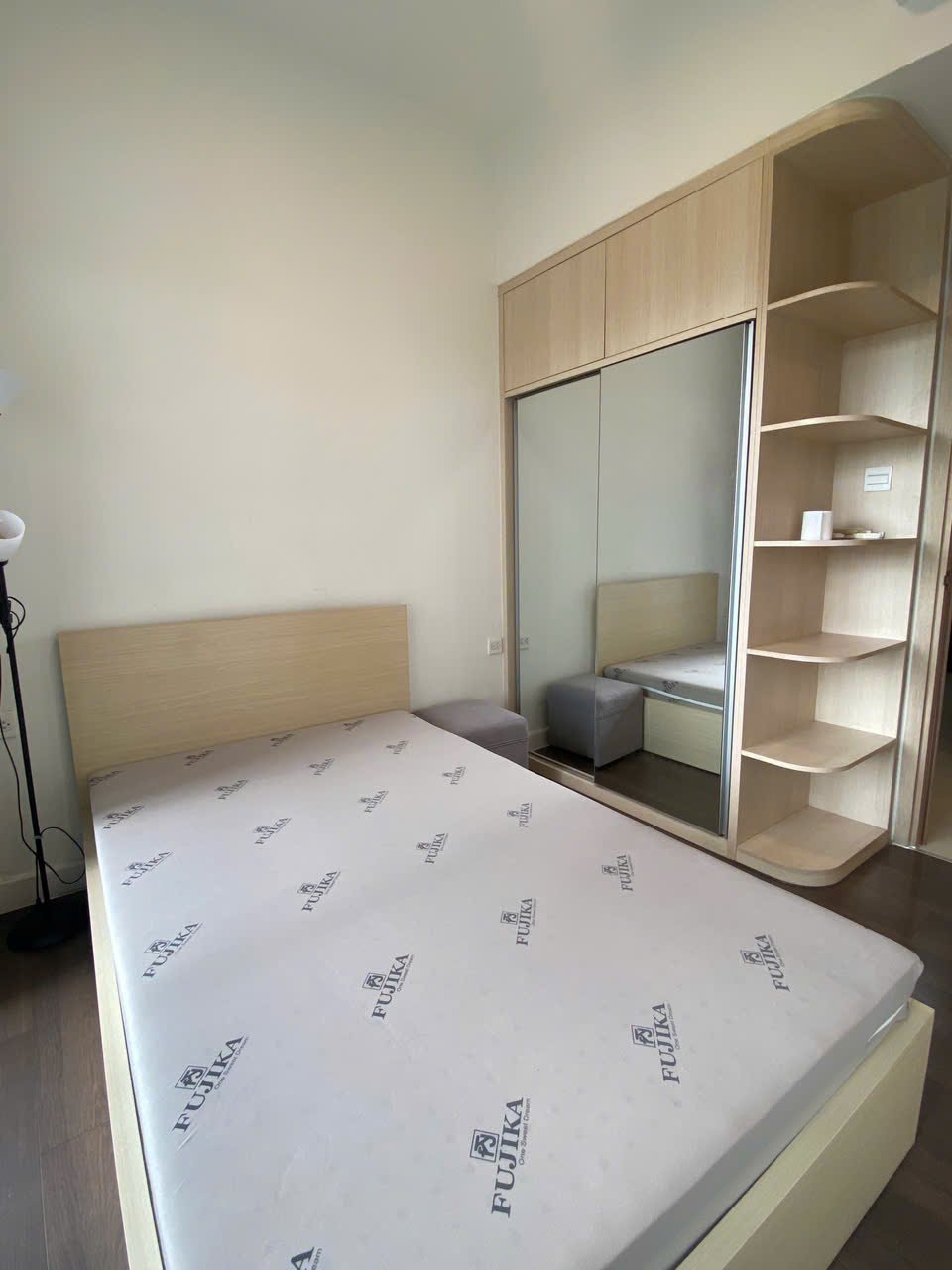 Căn Hộ 2 Phòng Ngủ Có Nội Thất Cần Cho Thuê 16TR - The Sun Avenue