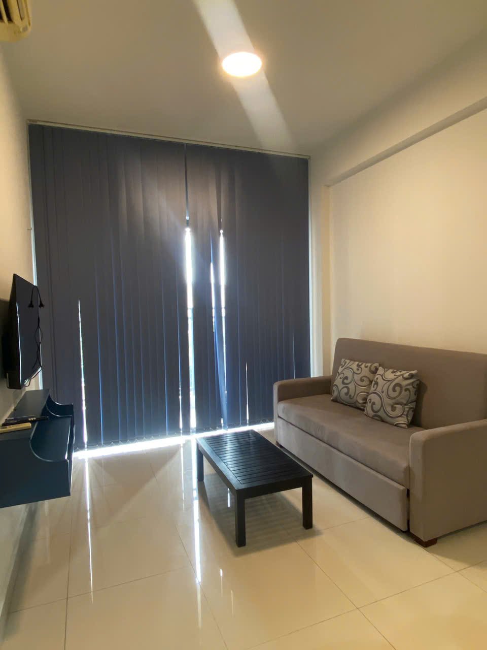 Căn Hộ 2 Phòng Ngủ Có Nội Thất Cần Cho Thuê 16TR - The Sun Avenue