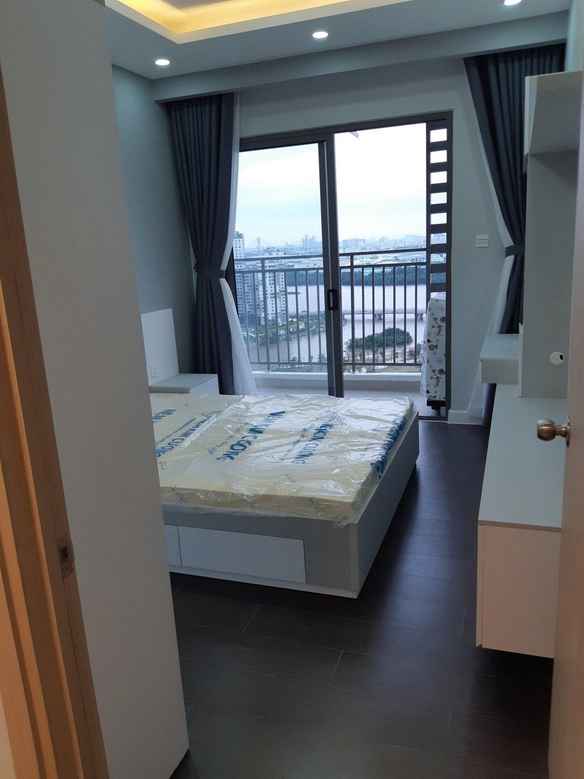 Cho Thuê Căn Hộ 3 Phòng Ngủ Full Nội Thất - The Sun Avenue