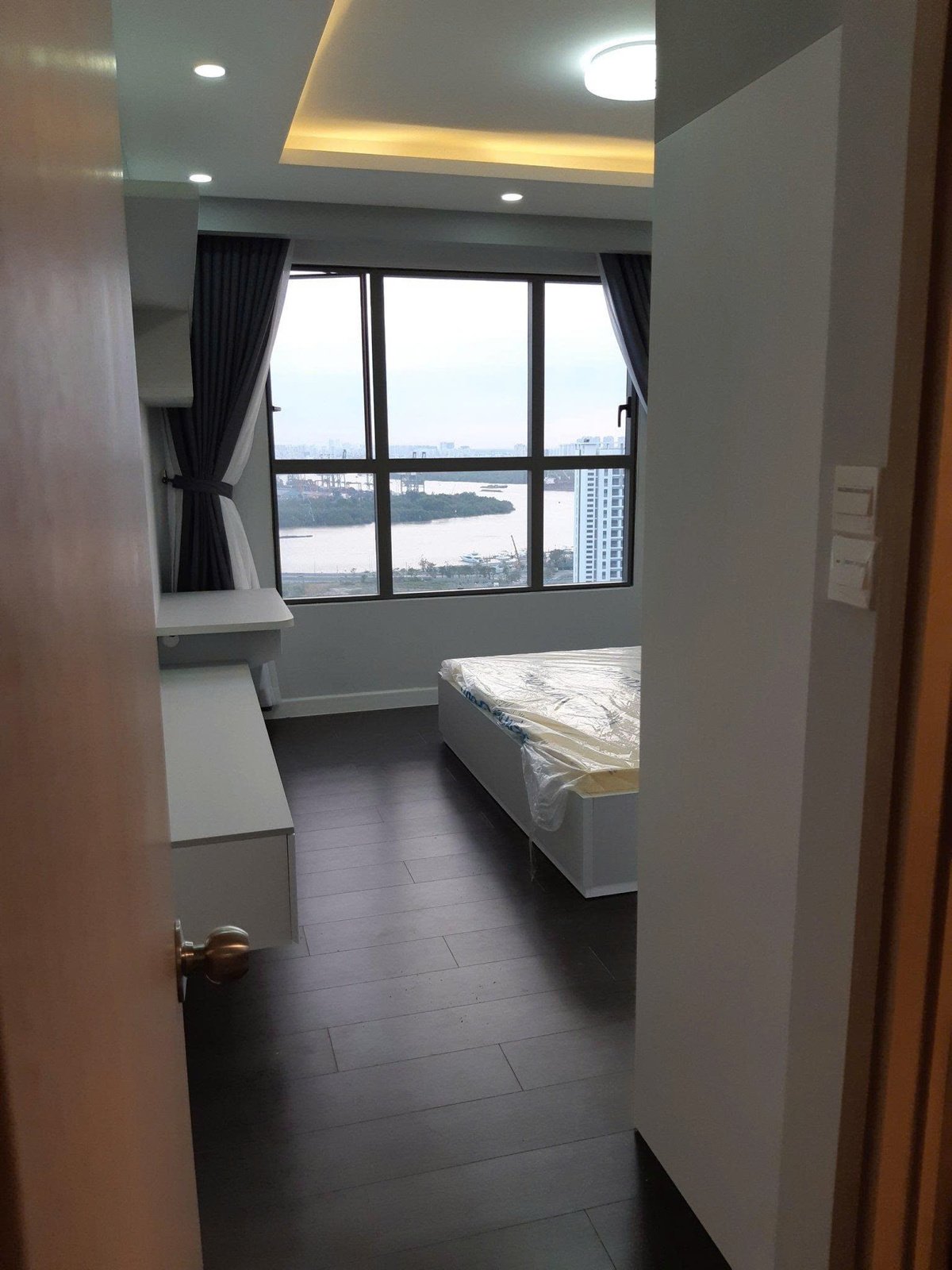 Cho Thuê Căn Hộ 3 Phòng Ngủ Full Nội Thất - The Sun Avenue