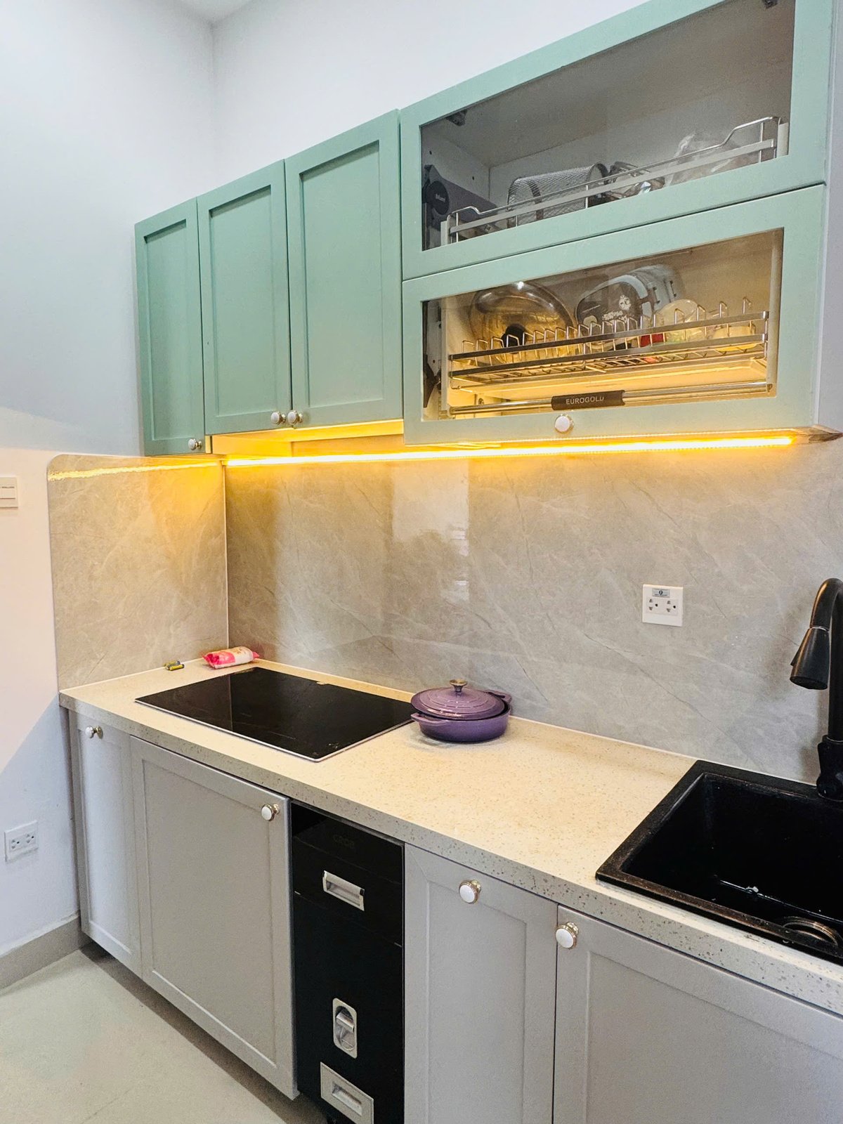 Bán Căn Officetel 2 Phòng Ngủ The Sun Avenue Giá 3,550 Tỷ - 45m2 Nội Thất Đầy Đủ