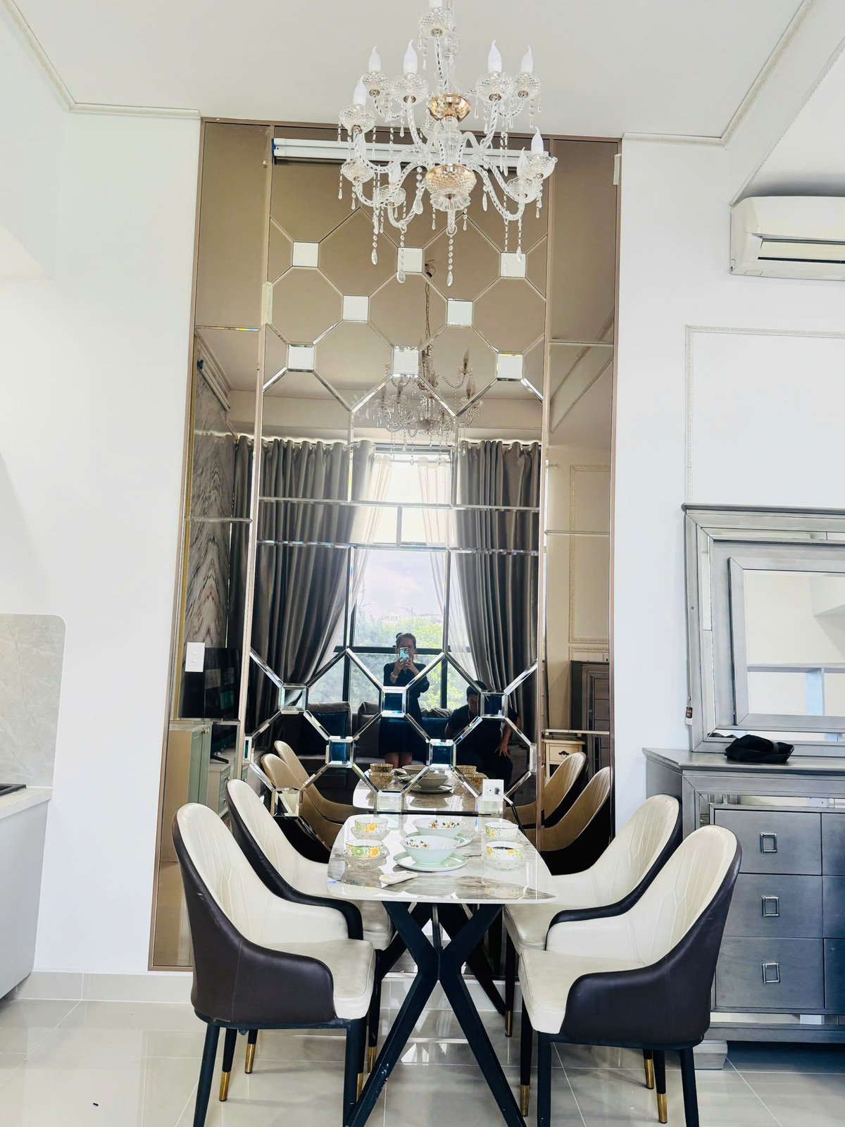 Bán Căn Officetel 2 Phòng Ngủ The Sun Avenue Giá 3,550 Tỷ - 45m2 Nội Thất Đầy Đủ