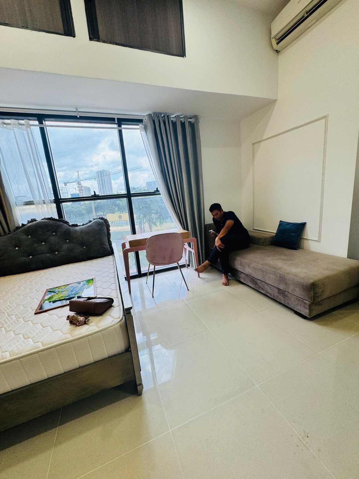 Bán Căn Officetel 2 Phòng Ngủ The Sun Avenue Giá 3,550 Tỷ - 45m2 Nội Thất Đầy Đủ