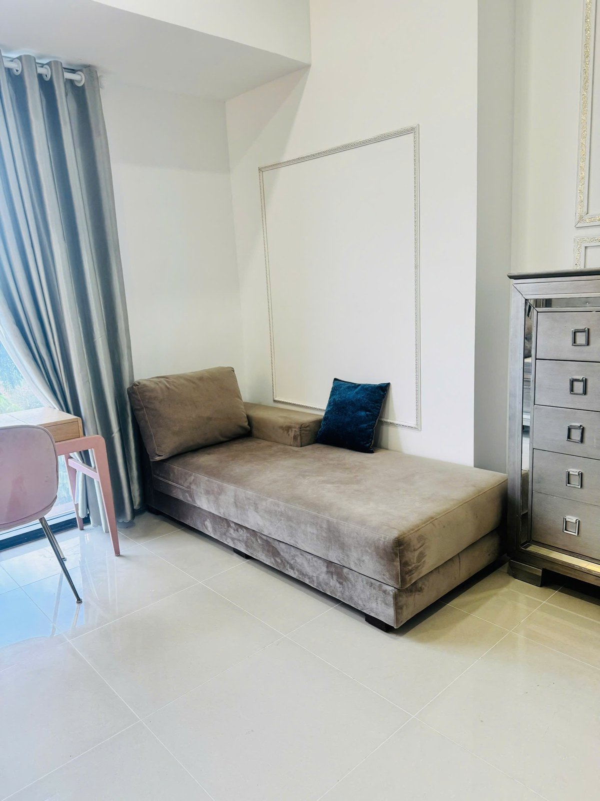 Bán Căn Officetel 2 Phòng Ngủ The Sun Avenue Giá 3,550 Tỷ - 45m2 Nội Thất Đầy Đủ