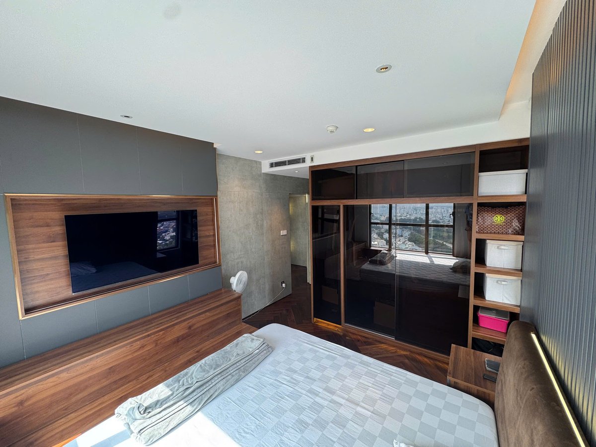 The Sun Avenue Bán Căn Hộ 2 Phòng Ngủ Diện Tích Lớn 96m2 View Sông Thoáng Mát Nội Thất Cao Cấp