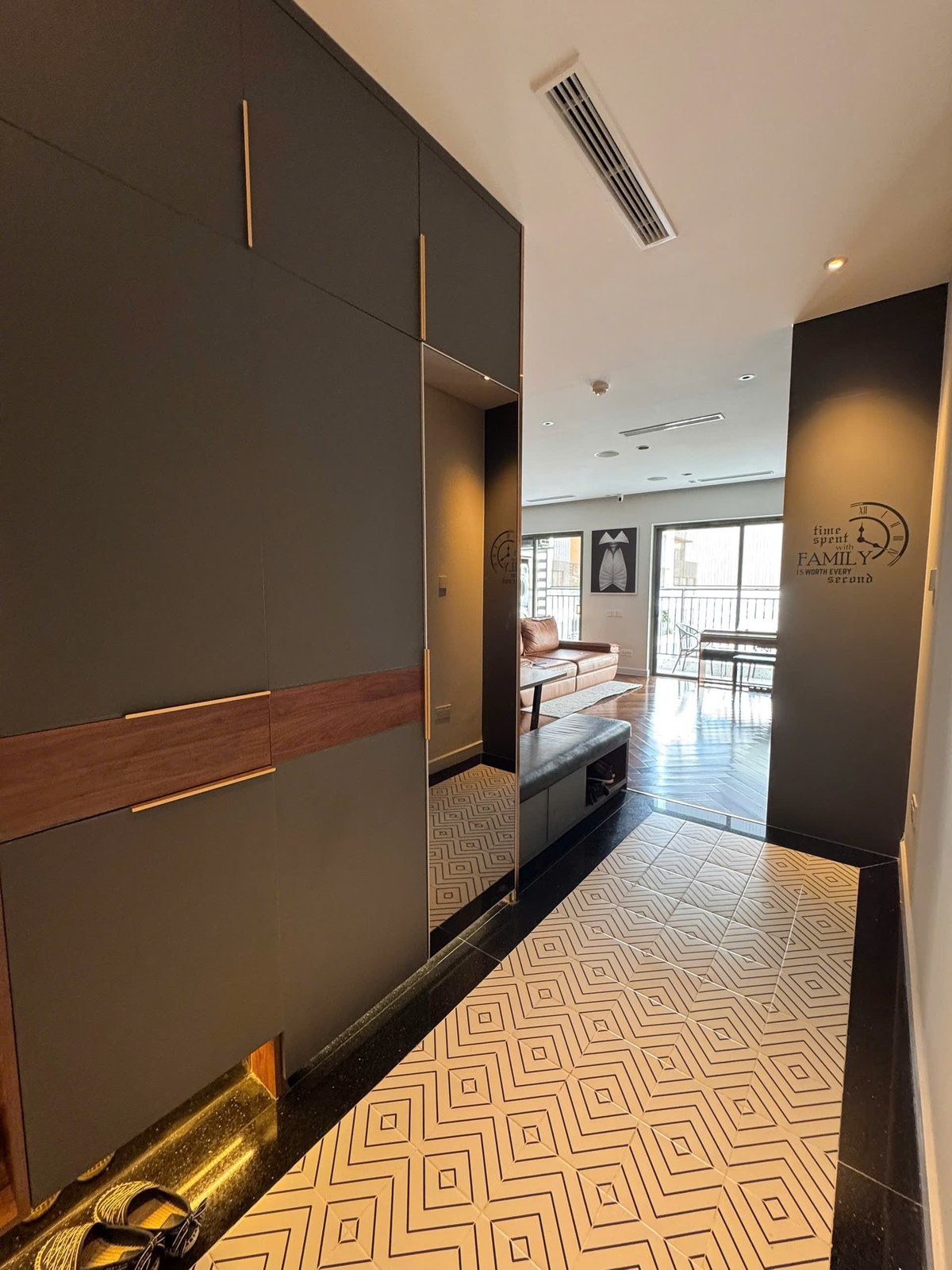 The Sun Avenue Bán Căn Hộ 2 Phòng Ngủ Diện Tích Lớn 96m2 View Sông Thoáng Mát Nội Thất Cao Cấp