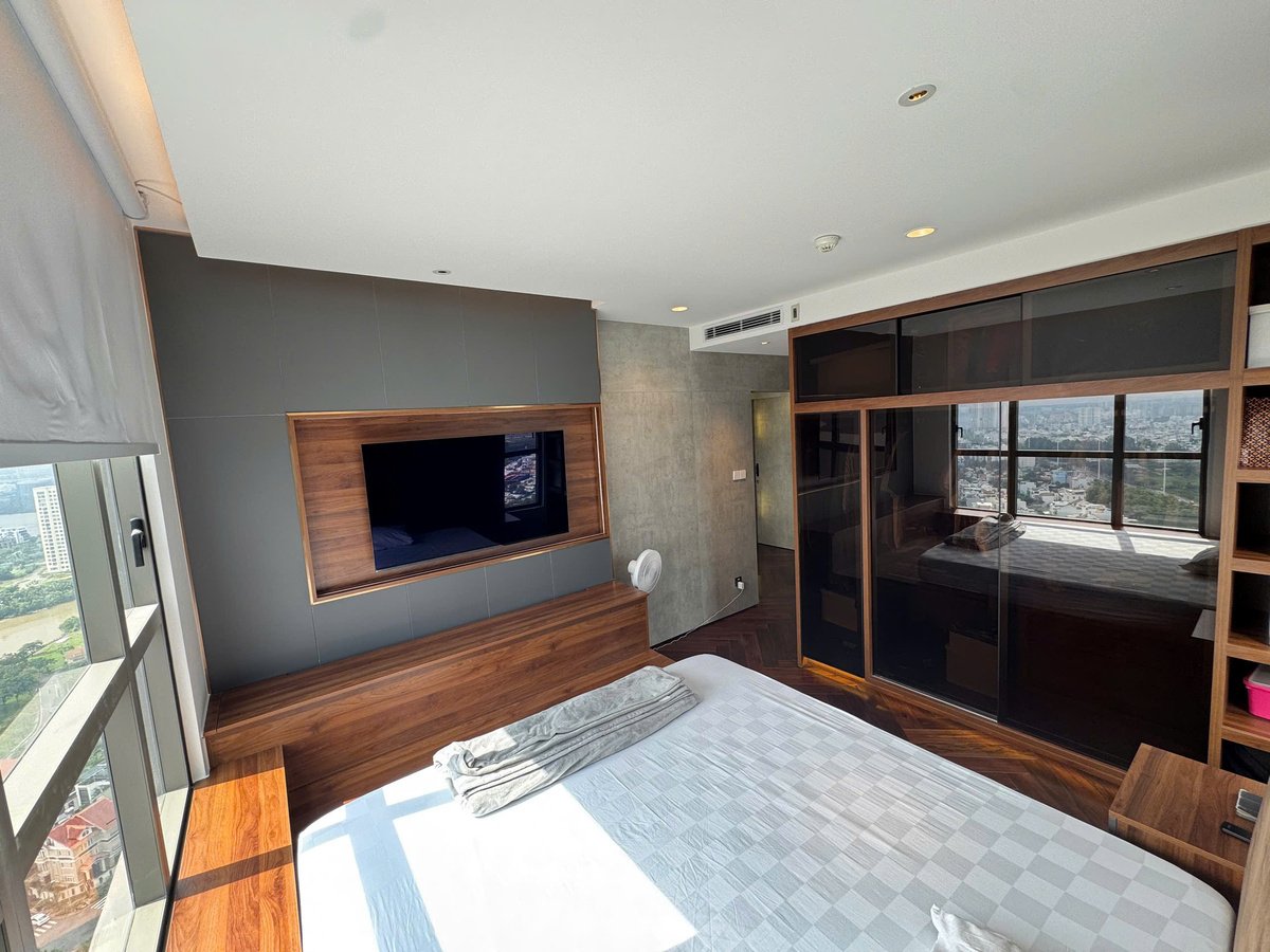 The Sun Avenue Bán Căn Hộ 2 Phòng Ngủ Diện Tích Lớn 96m2 View Sông Thoáng Mát Nội Thất Cao Cấp