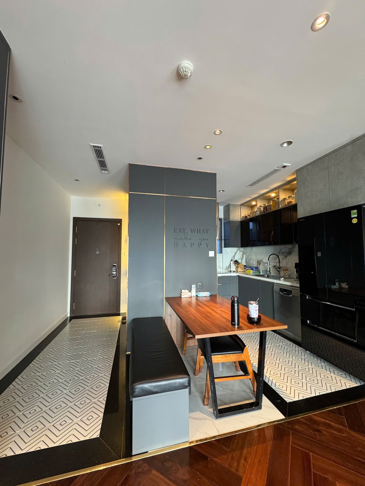 The Sun Avenue Bán Căn Hộ 2 Phòng Ngủ Diện Tích Lớn 96m2 View Sông Thoáng Mát Nội Thất Cao Cấp