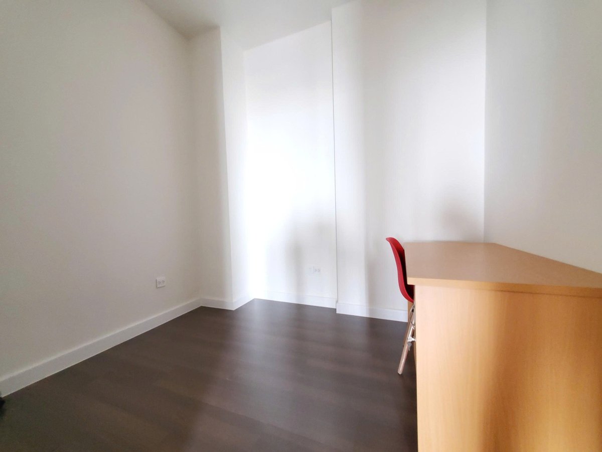 Bán Nhanh Căn Hộ 1 Phòng Ngủ + 1 Giá 5,8 tỷ, View Sông Mát Mẻ