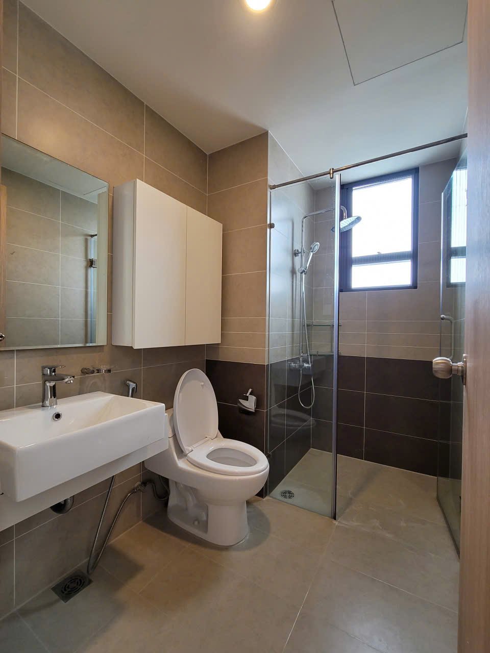 Cho Thuê Căn 3 Phòng Ngủ View Sông Đẹp The Sun Avenue