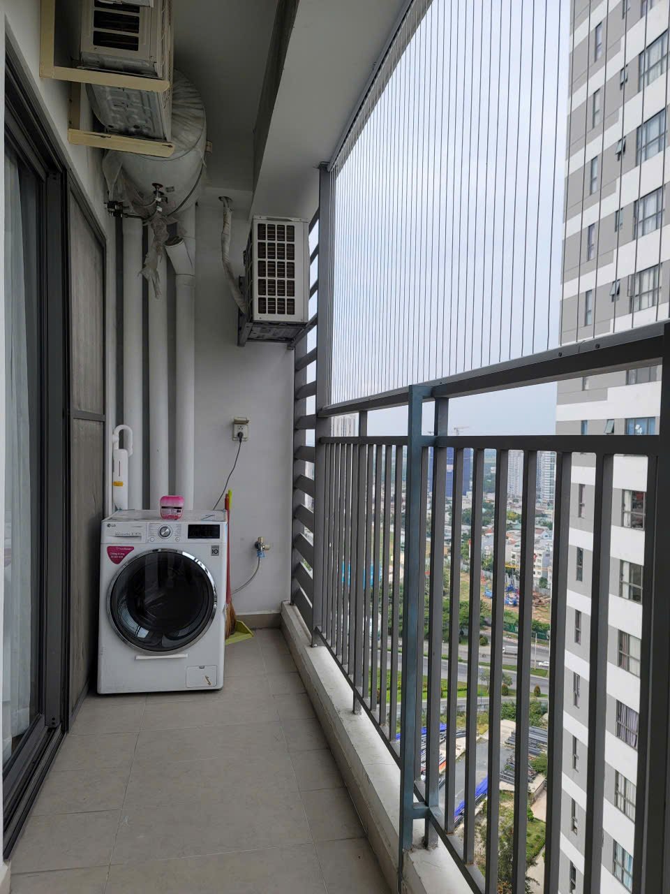 Cho Thuê Căn 3 Phòng Ngủ View Sông Đẹp The Sun Avenue