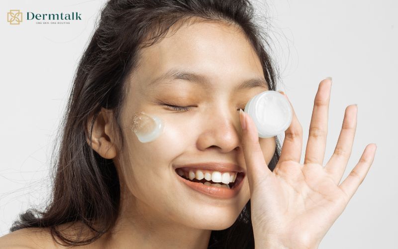 Nên dùng kem dưỡng ẩm cho da dầu nào? Gợi ý từ chuyên gia
