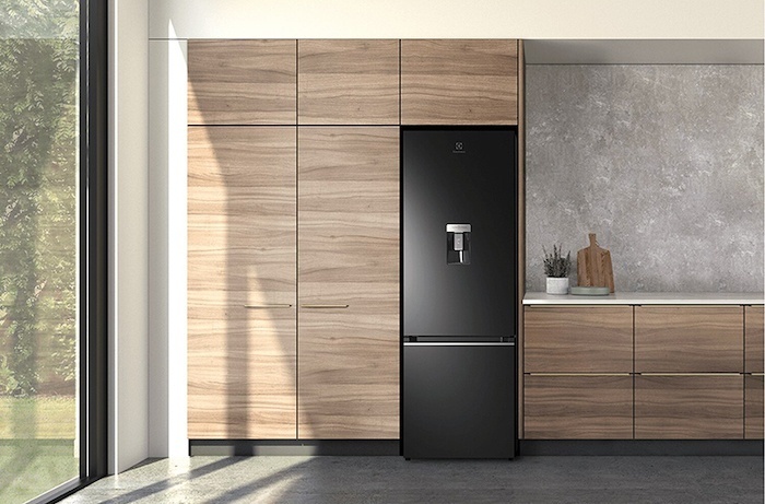 tủ lạnh electrolux inverter 335 lít ebb3762k-h