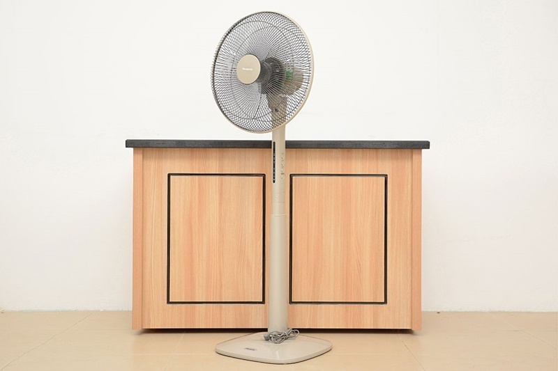 quạt đứng panasonic f409kbe