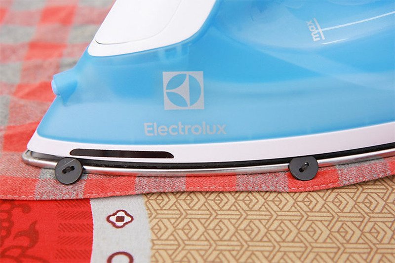 bàn ủi hơi nước electrolux esi4017 - xanh lam