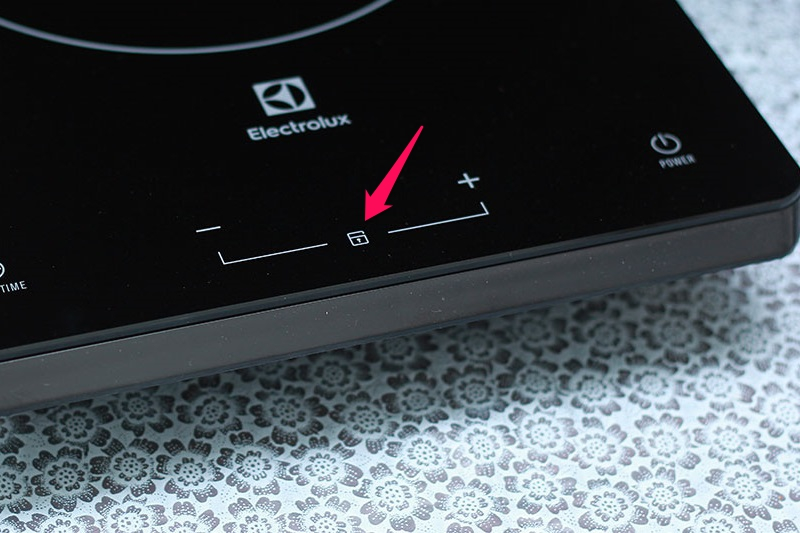 bếp điện từ electrolux etd29mkc