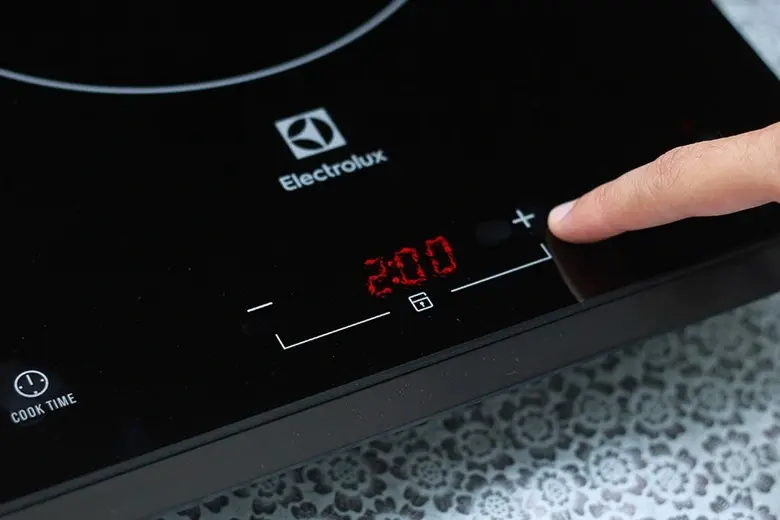 bếp điện từ electrolux etd29mkc