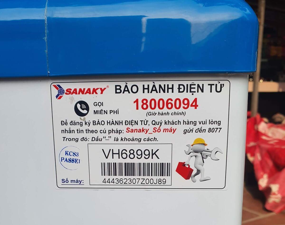 tủ đông sanaky vh-6899k mặt kính cong 680 lít