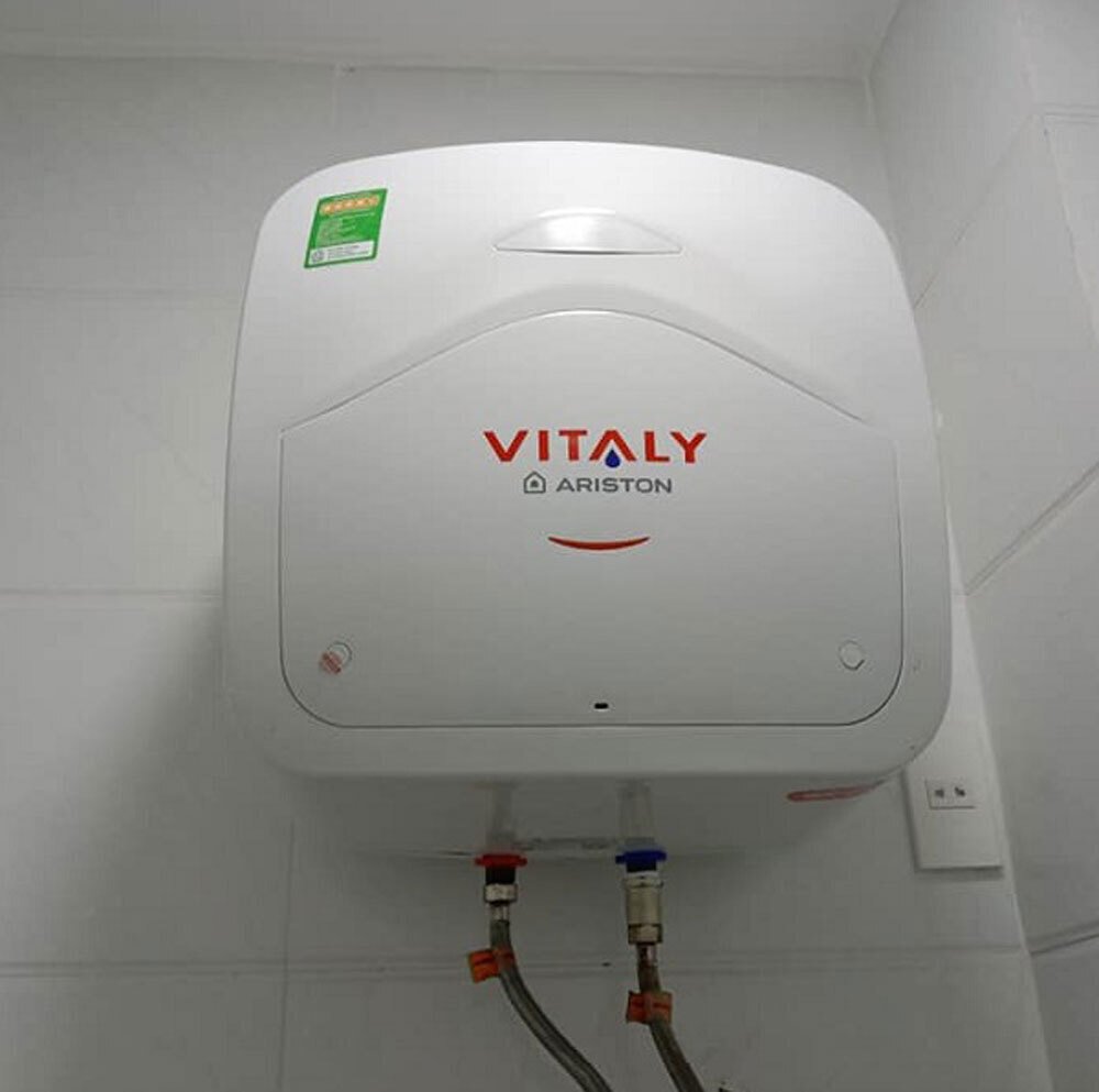 máy nước nóng gián tiếp ariston 30 lít vitaly 30