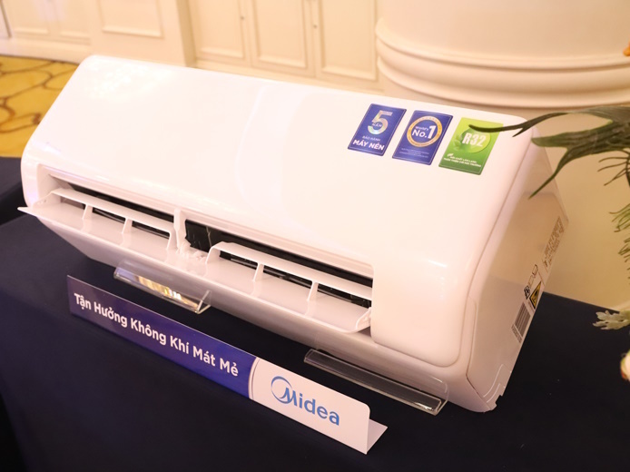 máy lạnh treo tường midea 2.0hp msfqb-18crn8